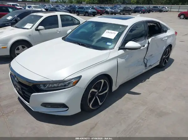 1HGCV2F36JA028331 2018 HONDA ACCORD - Image 2