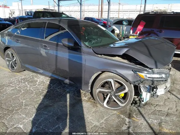 1HGCV2F36JA035487 2018 HONDA ACCORD - Image 1