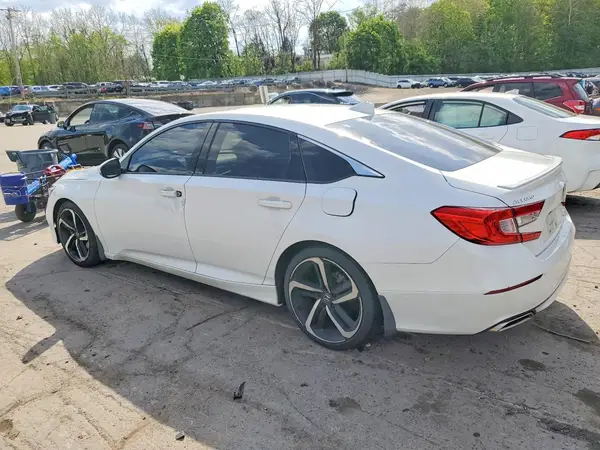 1HGCV2F36JA043587 2018 HONDA ACCORD - Image 2