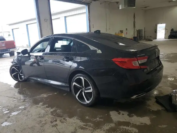1HGCV2F36JA044299 2018 HONDA ACCORD - Image 2