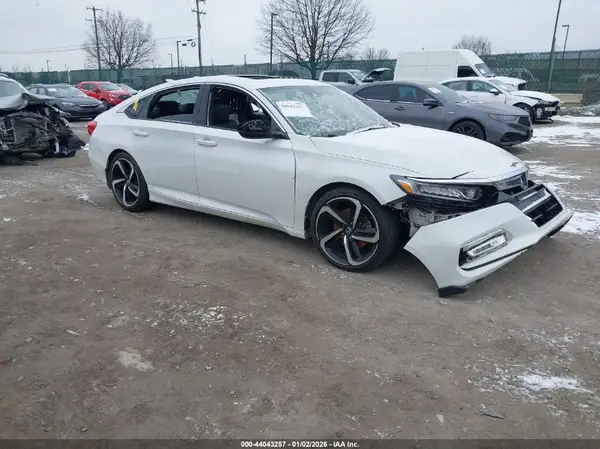 1HGCV2F36JA050068 2018 HONDA ACCORD