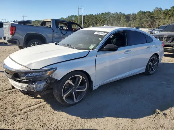 1HGCV2F36JA050815 2018 HONDA ACCORD