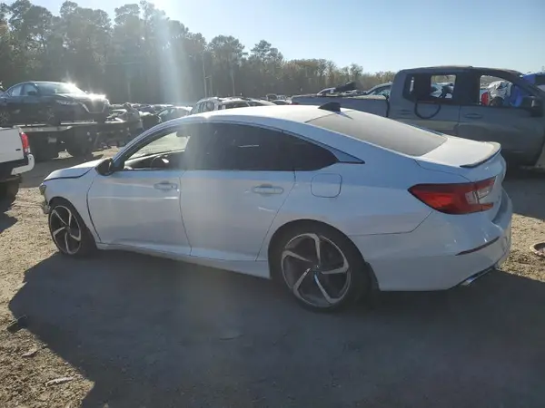 1HGCV2F36JA050815 2018 HONDA ACCORD - Image 2