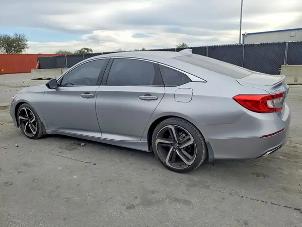 1HGCV2F37JA006015 2018 HONDA ACCORD - Image 2
