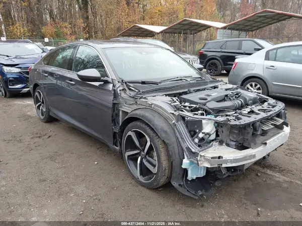 1HGCV2F37JA006936 2018 HONDA ACCORD - Image 1