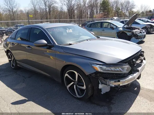 1HGCV2F37JA008136 2018 HONDA ACCORD - Image 1