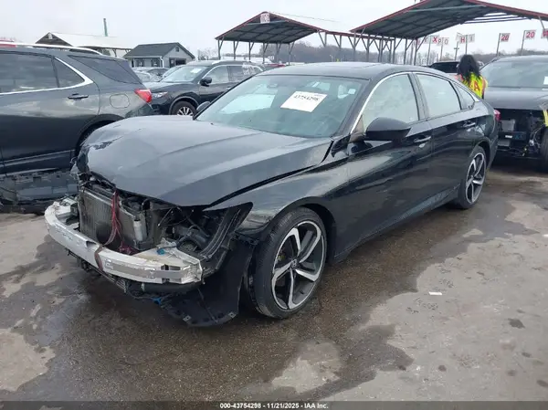 1HGCV2F37JA012879 2018 HONDA ACCORD - Image 2