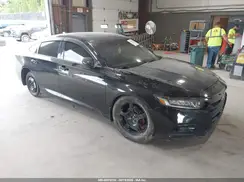 1HGCV2F37JA031805 2018 HONDA ACCORD