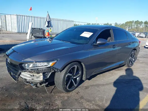 1HGCV2F37JA035661 2018 HONDA ACCORD - Image 2