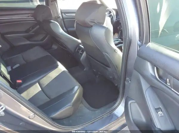1HGCV2F37JA035661 2018 HONDA ACCORD - Image 8