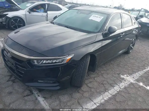 1HGCV2F37JA048099 2018 HONDA ACCORD - Image 2