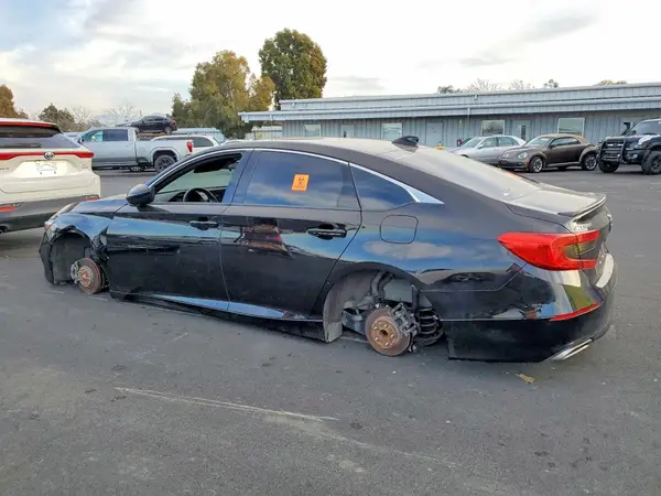 1HGCV2F37JA048135 2018 HONDA ACCORD - Image 2