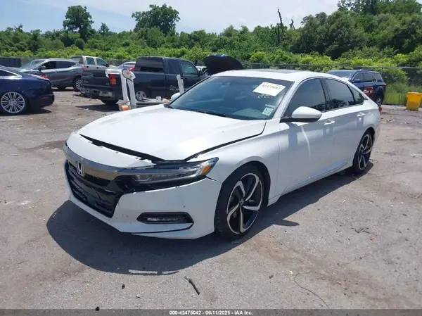 1HGCV2F37JA048748 2018 HONDA ACCORD - Image 2