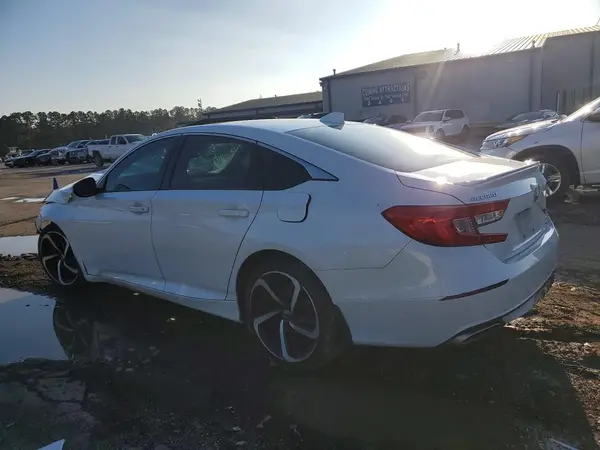 1HGCV2F37JA054016 2018 HONDA ACCORD - Image 2