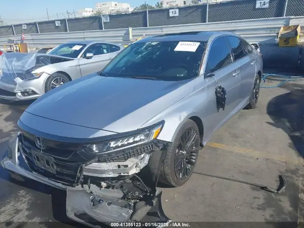 1HGCV2F38JA006136 2018 HONDA ACCORD - Image 2