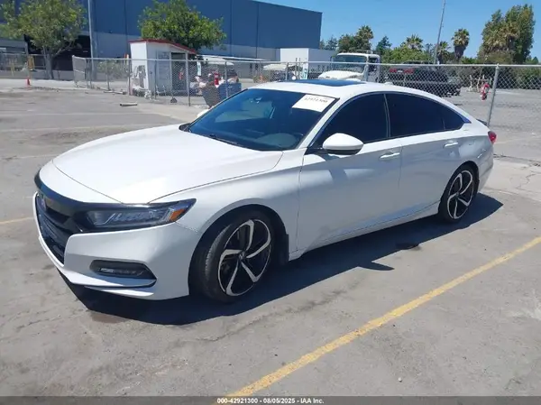 1HGCV2F38JA013765 2018 HONDA ACCORD - Image 2