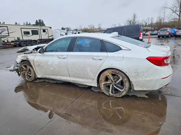1HGCV2F38JA017606 2018 HONDA ACCORD - Image 2