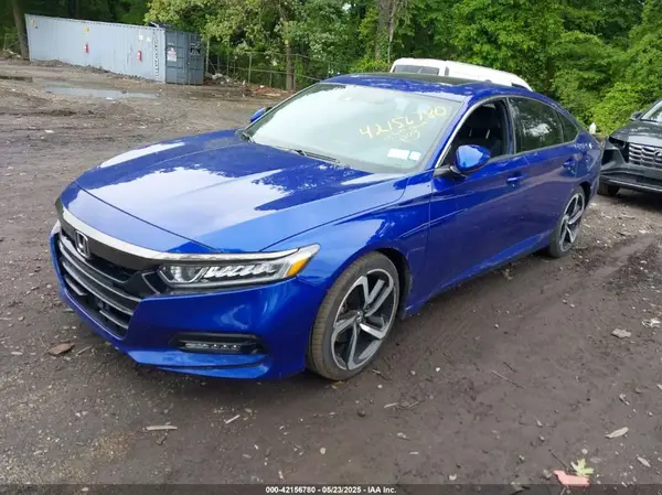 1HGCV2F38JA019923 2018 HONDA ACCORD - Image 2