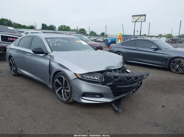 1HGCV2F38JA025656 2018 HONDA ACCORD - Image 1