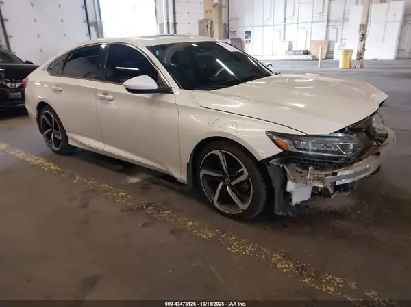 1HGCV2F38JA030582 2018 HONDA ACCORD - Image 1