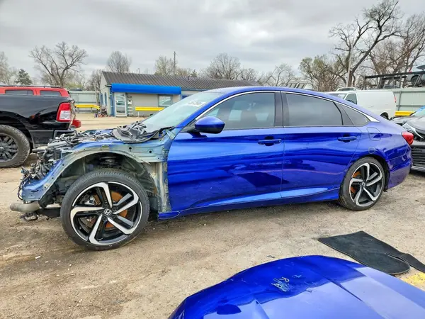 1HGCV2F38JA051528 2018 HONDA ACCORD - Image 1
