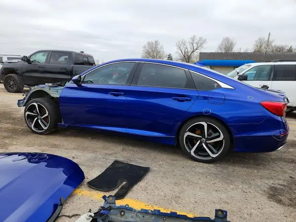 1HGCV2F38JA051528 2018 HONDA ACCORD - Image 2