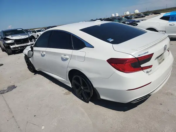 1HGCV2F38JA054249 2018 HONDA ACCORD - Image 2