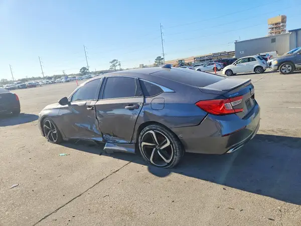 1HGCV2F39JA006422 2018 HONDA ACCORD - Image 2