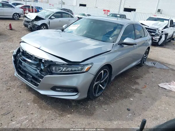 1HGCV2F39JA009689 2018 HONDA ACCORD - Image 2