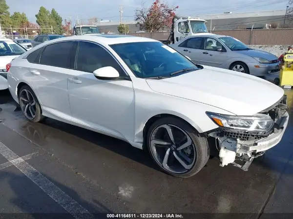 1HGCV2F39JA017551 2018 HONDA ACCORD - Image 1