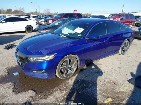 1HGCV2F39JA035208 2018 HONDA ACCORD - Image 2