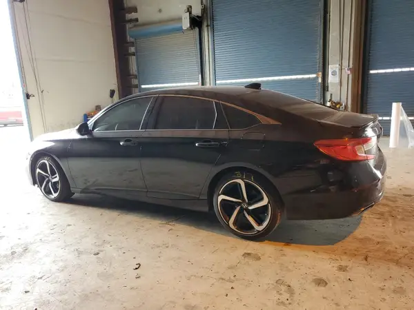 1HGCV2F39JA040375 2018 HONDA ACCORD - Image 2