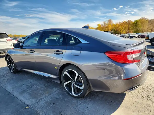 1HGCV2F39JA050355 2018 HONDA ACCORD - Image 2