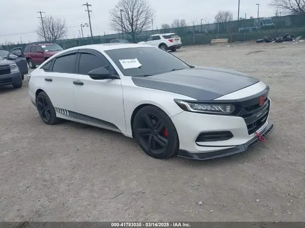 1HGCV2F39JA050856 2018 HONDA ACCORD - Image 1