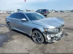 1HGCV2F39JA052249 2018 HONDA ACCORD