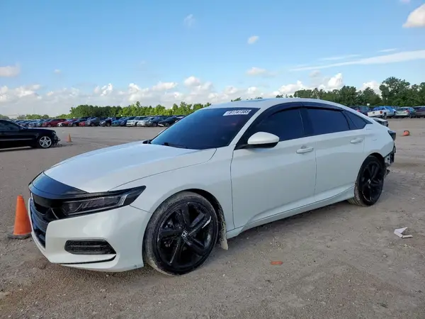 1HGCV2F39JA053627 2018 HONDA ACCORD - Image 1