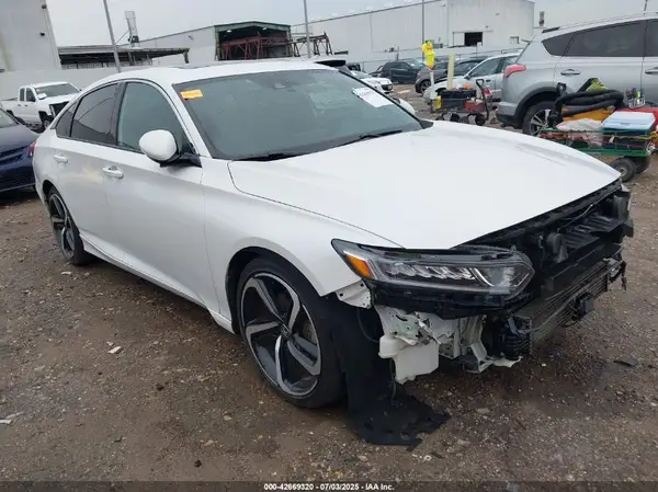 1HGCV2F3XJA003206 2018 HONDA ACCORD - Image 1