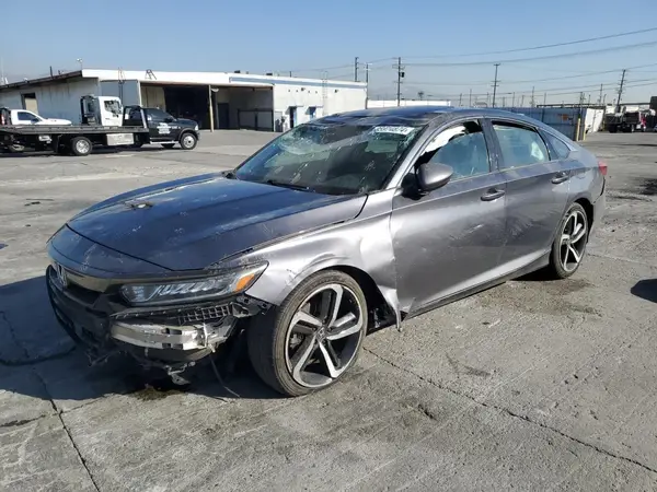 1HGCV2F3XJA008132 2018 HONDA ACCORD - Image 1