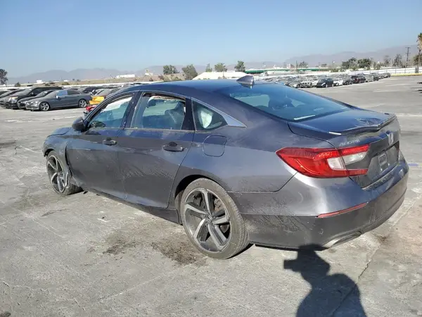 1HGCV2F3XJA008132 2018 HONDA ACCORD - Image 2