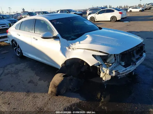 1HGCV2F3XJA030552 2018 HONDA ACCORD - Image 1
