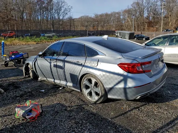 1HGCV2F3XJA038022 2018 HONDA ACCORD - Image 2