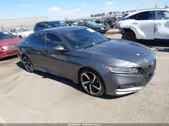 1HGCV2F3XJA043267 2018 HONDA ACCORD