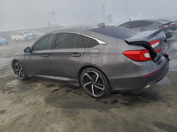 1HGCV2F3XJA044466 2018 HONDA ACCORD - Image 2