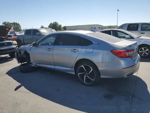 1HGCV2F3XJA049425 2018 HONDA ACCORD - Image 2