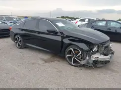 1HGCV2F3XJA051806 2018 HONDA ACCORD