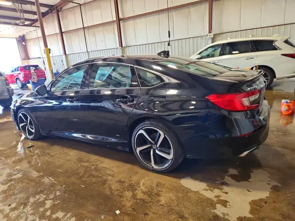 1HGCV2F3XJA051837 2018 HONDA ACCORD - Image 2