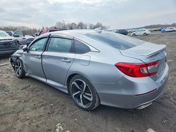 1HGCV2F3XJA053460 2018 HONDA ACCORD - Image 2