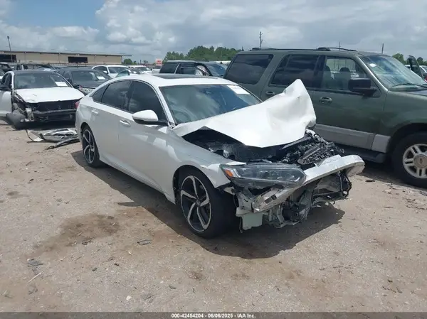 1HGCV2F3XKA018211 2019 HONDA ACCORD - Image 1