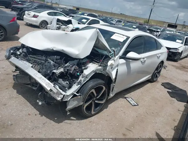 1HGCV2F3XKA018211 2019 HONDA ACCORD - Image 2