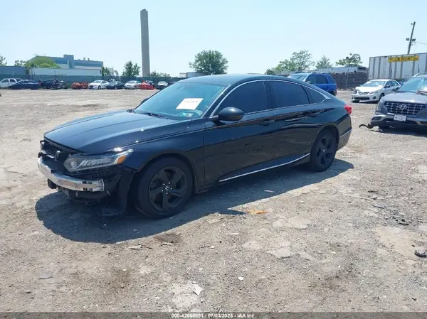 1HGCV2F50JA020565 2018 HONDA ACCORD - Image 2